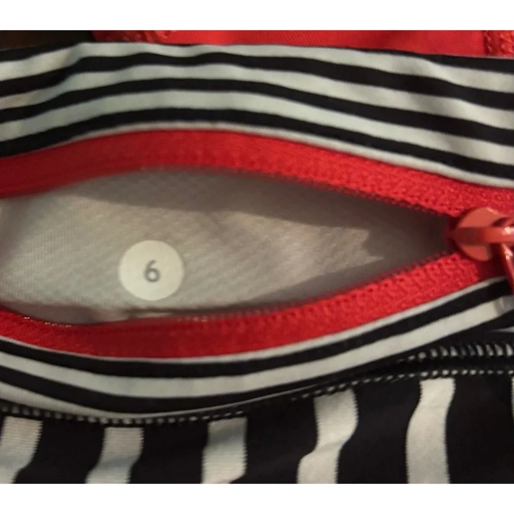 lululemon Womens Sz 6 Red Black White Stripe Capri Legging Athleisure Yoga Gym